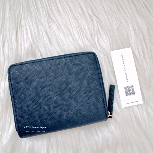 NWT Tory Burch Emerson Mini Wallet Saffiano Leather Tory Navy Blue 147606 - Picture 2 of 7